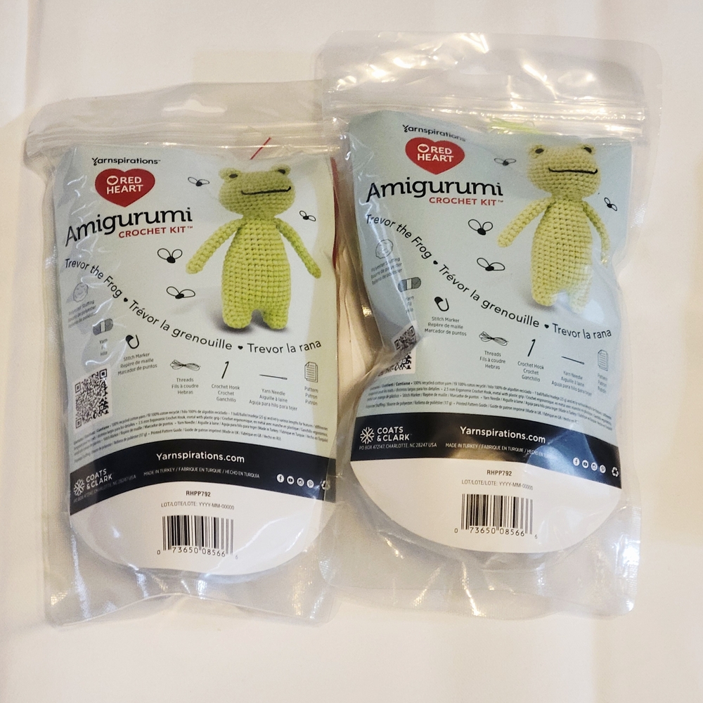 🖤2 PACK Red Heart Amigurumi Crochet Kit - Bright Green FROG